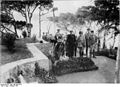 Bundesarchiv Bild 146-2007-0141, Konstantinopel, Kaiser Wilhelm II. bei Totenehrung.jpg