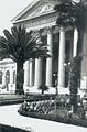 Entrada al Edificio del Congreso Nacional de Chile en Santiago-1920.jpg
