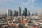 Frankfurter Altstadt mit Skyline 2012-04.jpg